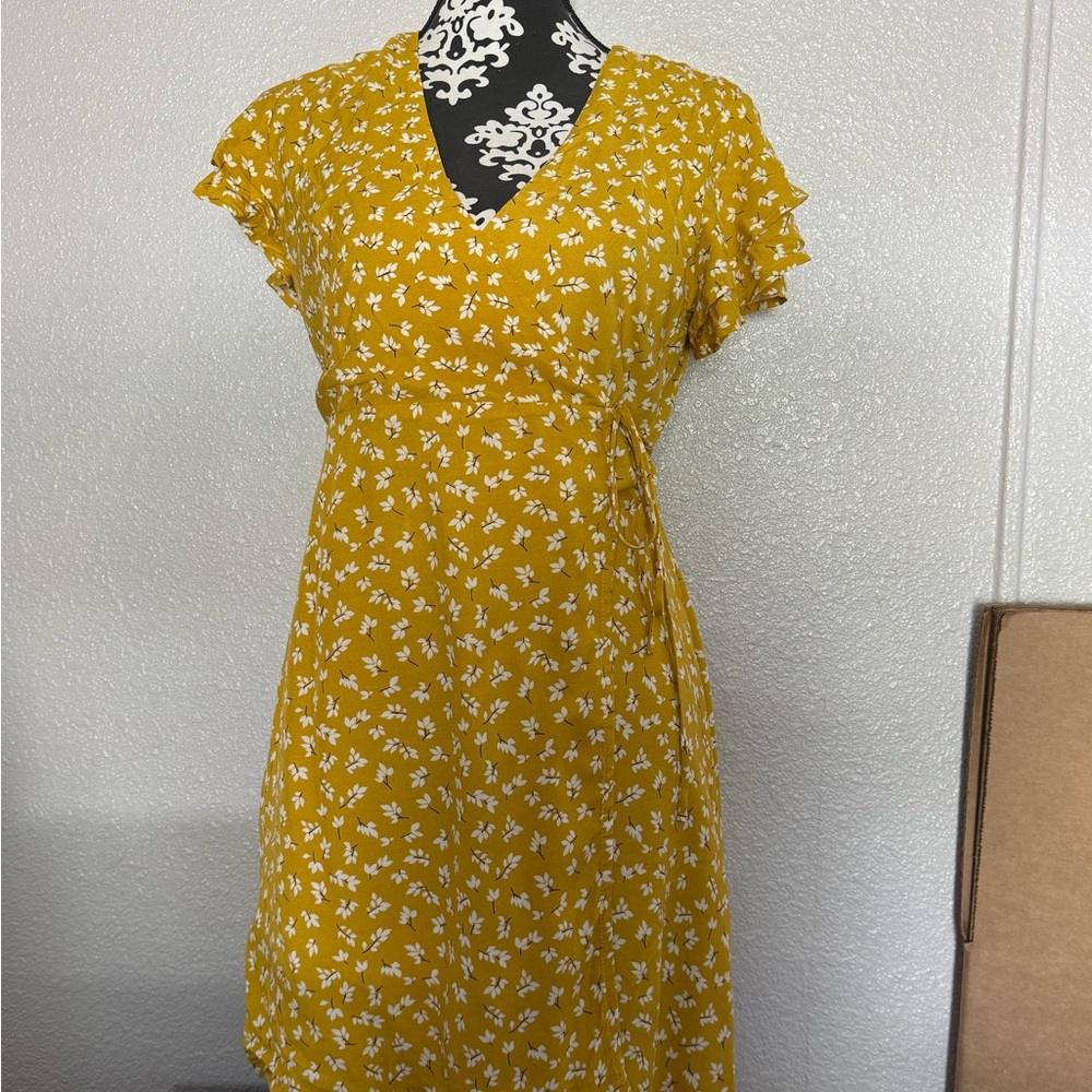 Harper Heritage Yellow Floral Wrap Dress - Size M